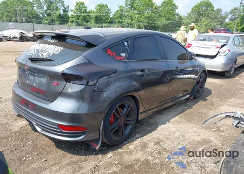 2018 Ford Focus St z USA, uszkodzony, nr VIN 1FADP3L9XJL247265